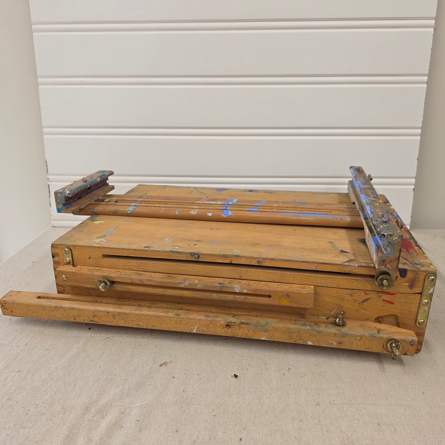 vintage Jullian Paris portable tripod art case / Easel