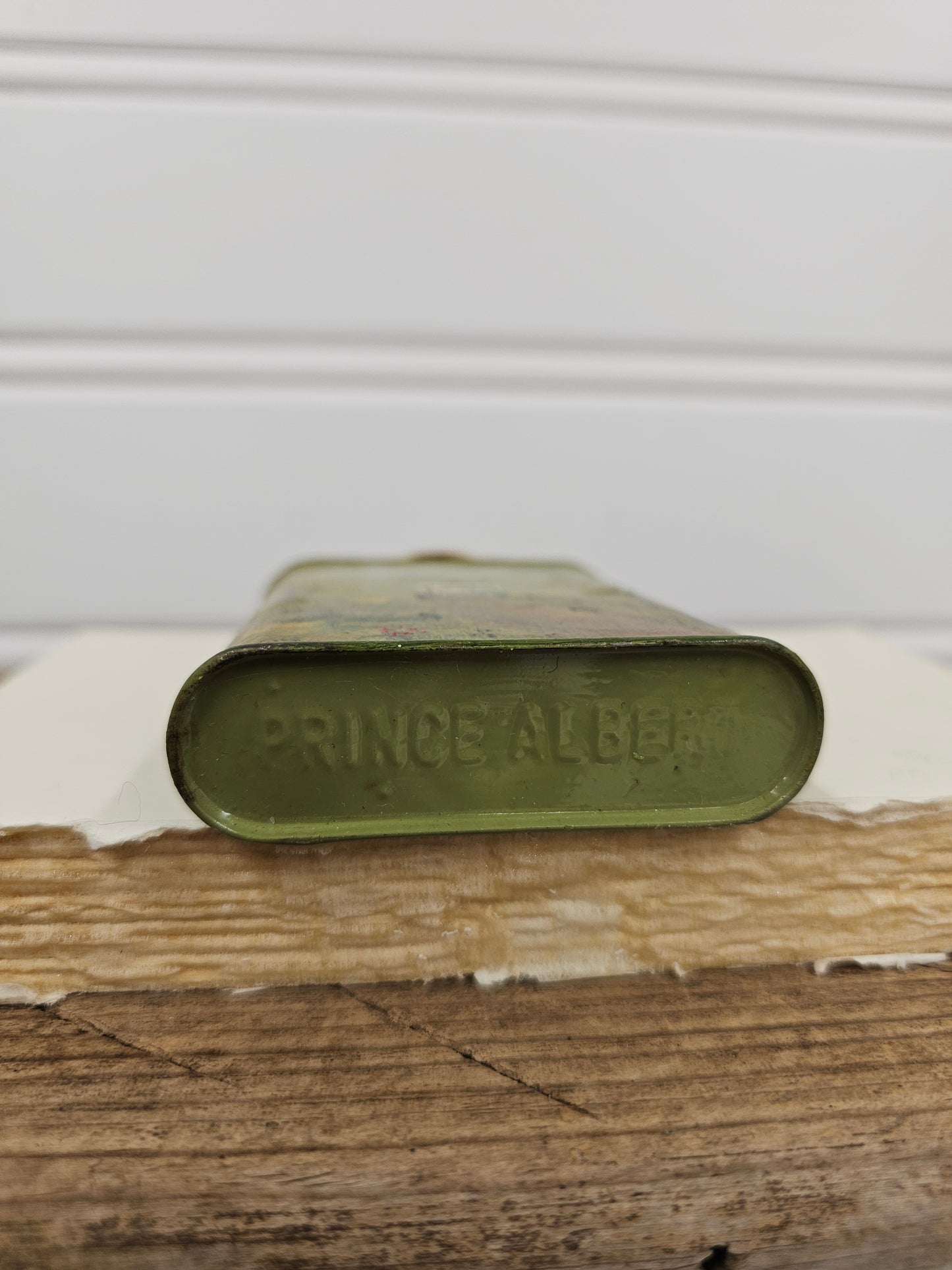 hand painted Tabacco tin
