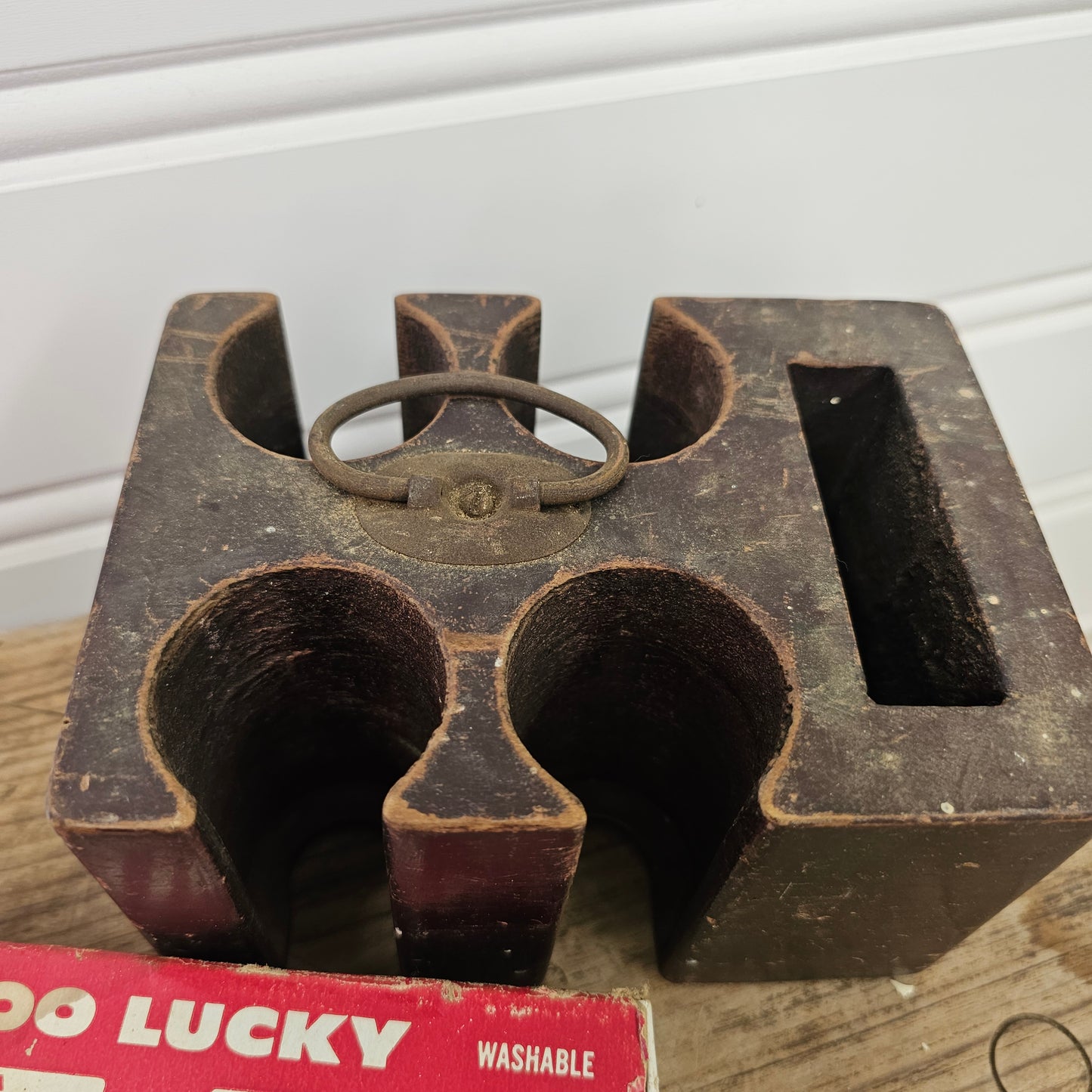 Lucky Plastic Poker Chips, USA & Wooden Poker Chip Holder