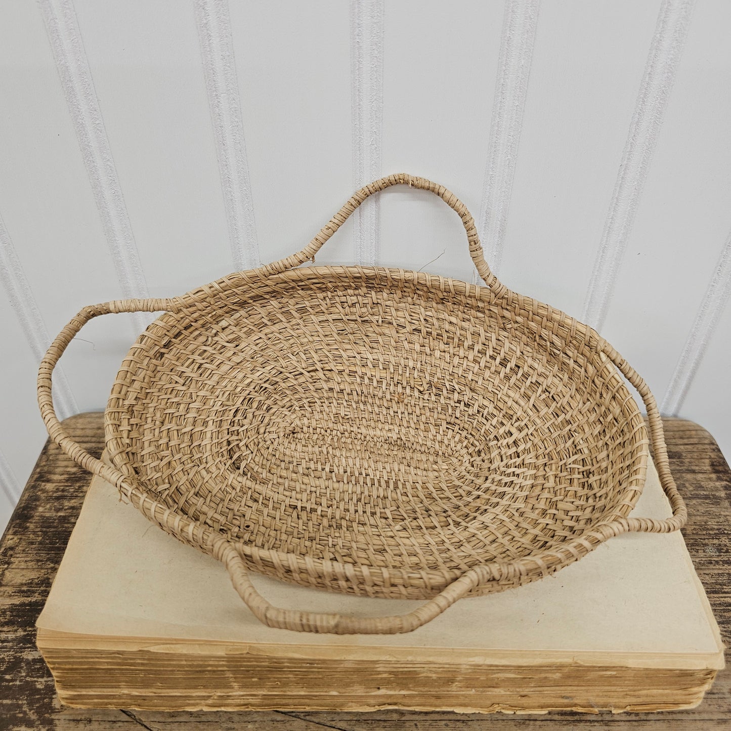 Set of baskets with detailed edges