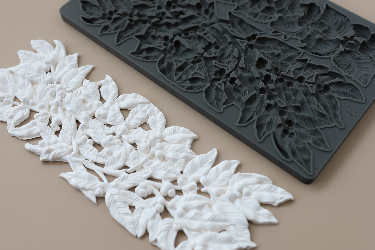 Hazel & Bay 6x10 IOD Mould I botanical