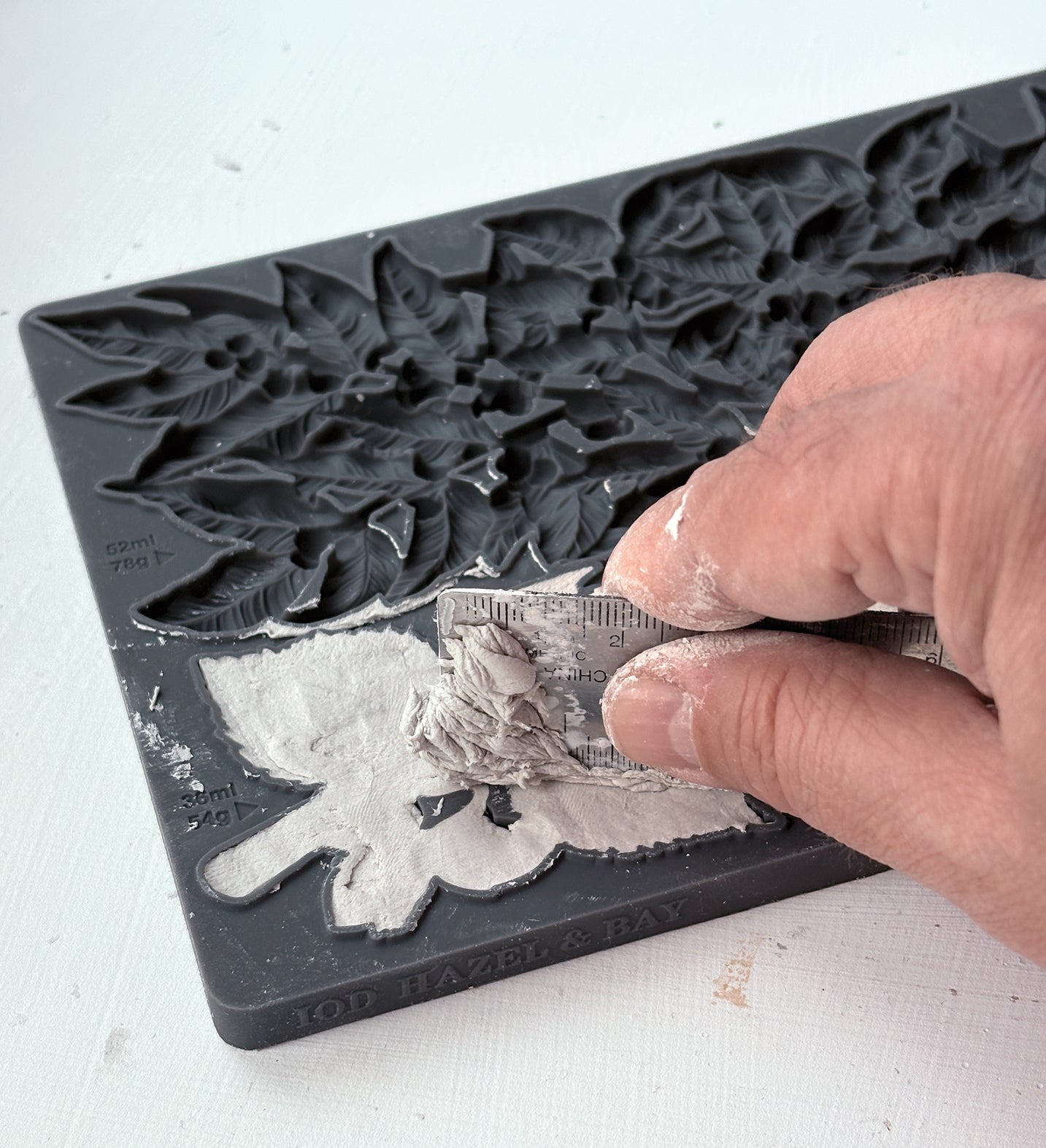 Hazel & Bay 6x10 IOD Mould I botanical