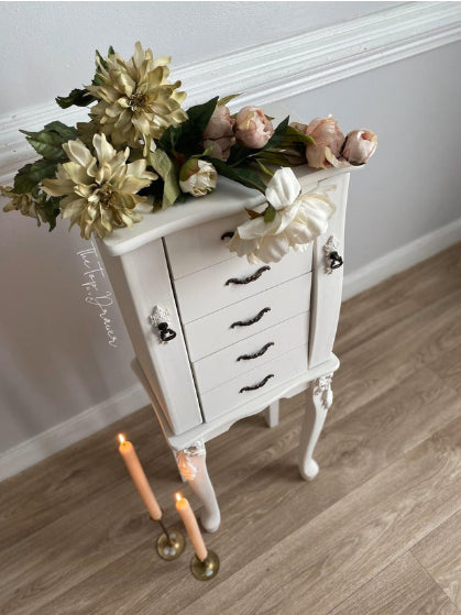 Magnolia- Dixie Belle Chalk Mineral Paint
