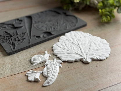 Spring Garden mould I cabbage leaf and carrot mold