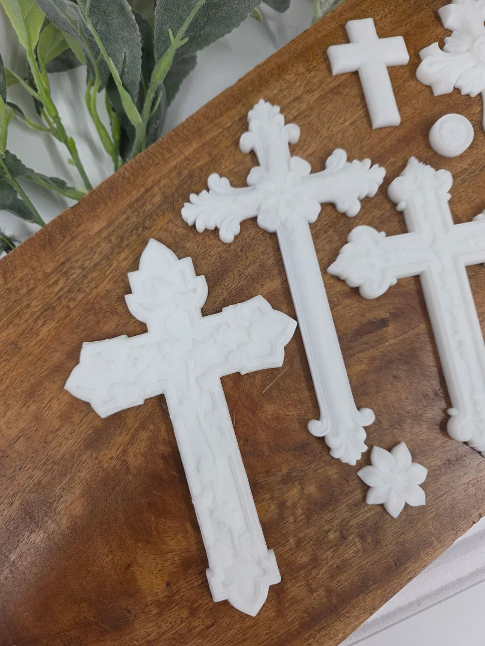 Les Croix Cross resin casting