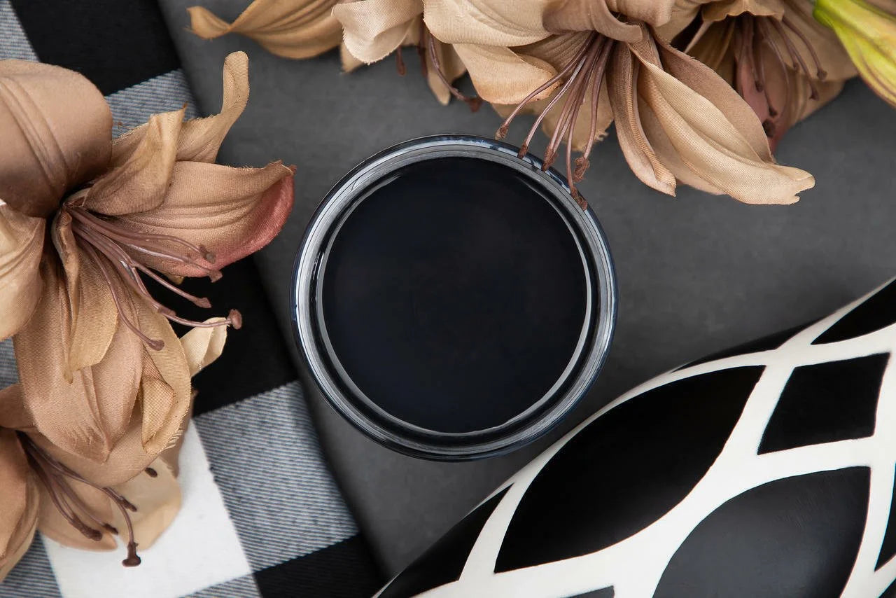 Caviar- Dixie Belle Chalk Mineral Paint