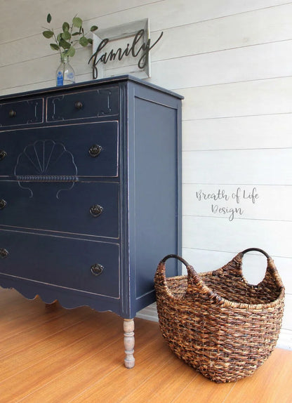 In the Navy - Dixie Belle Chalk Mineral Paint