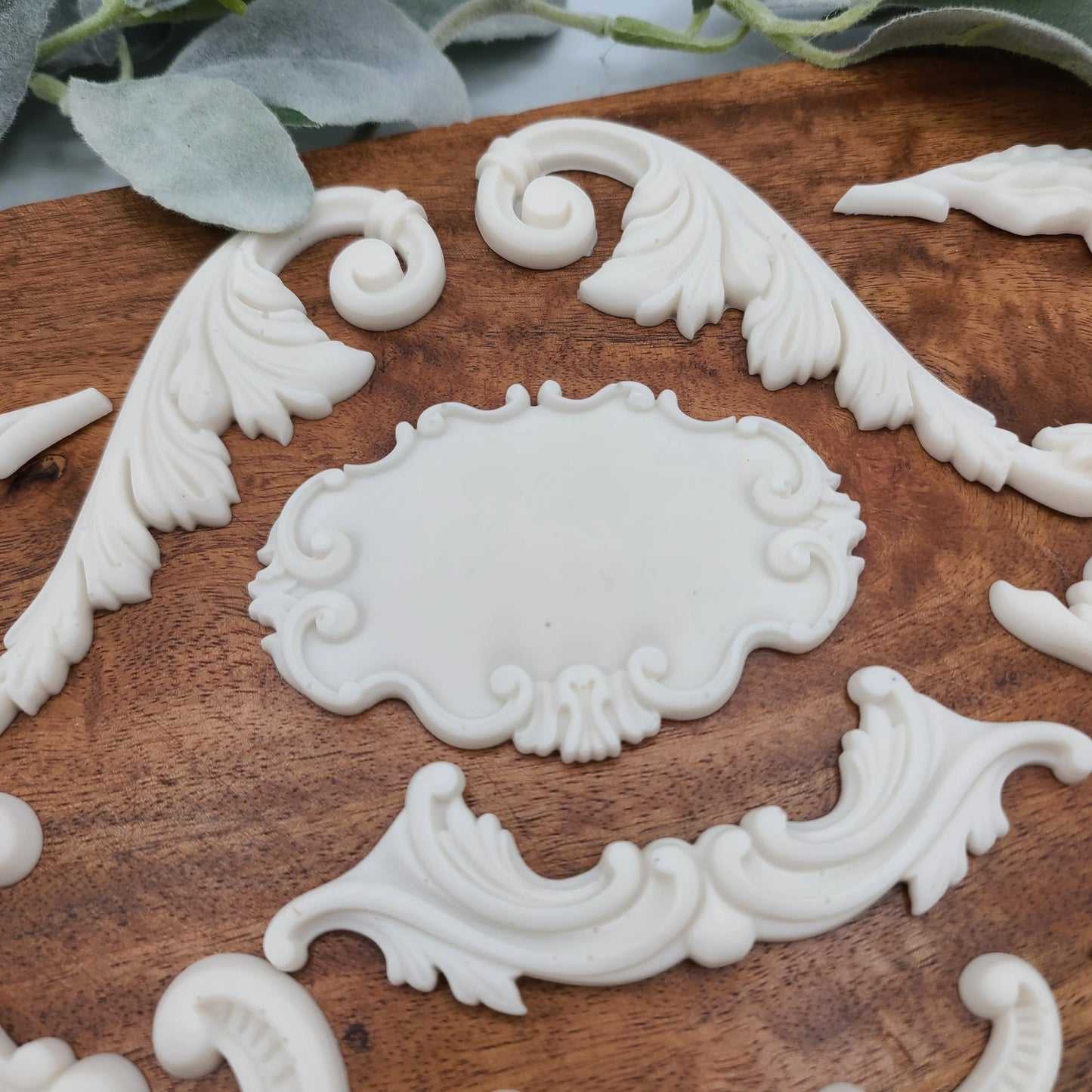 olive crest resin casting