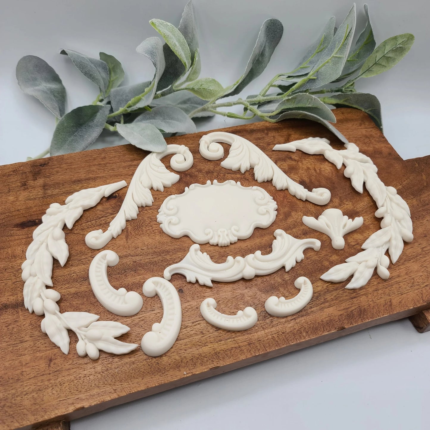 olive crest resin casting
