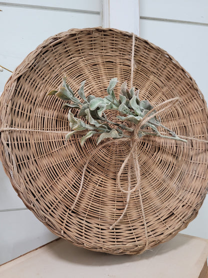 stack of 6 round baskets