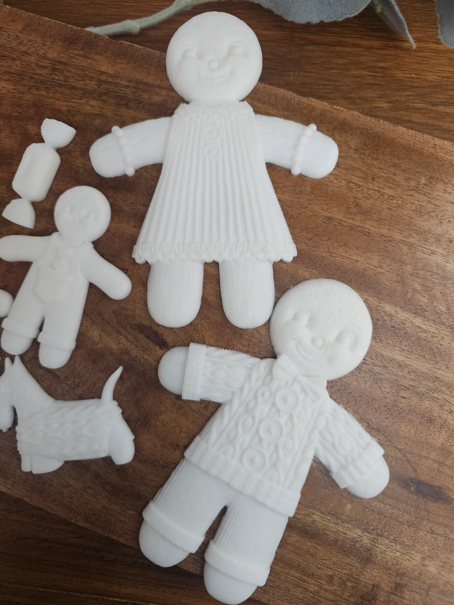 ginger and spice resin casting