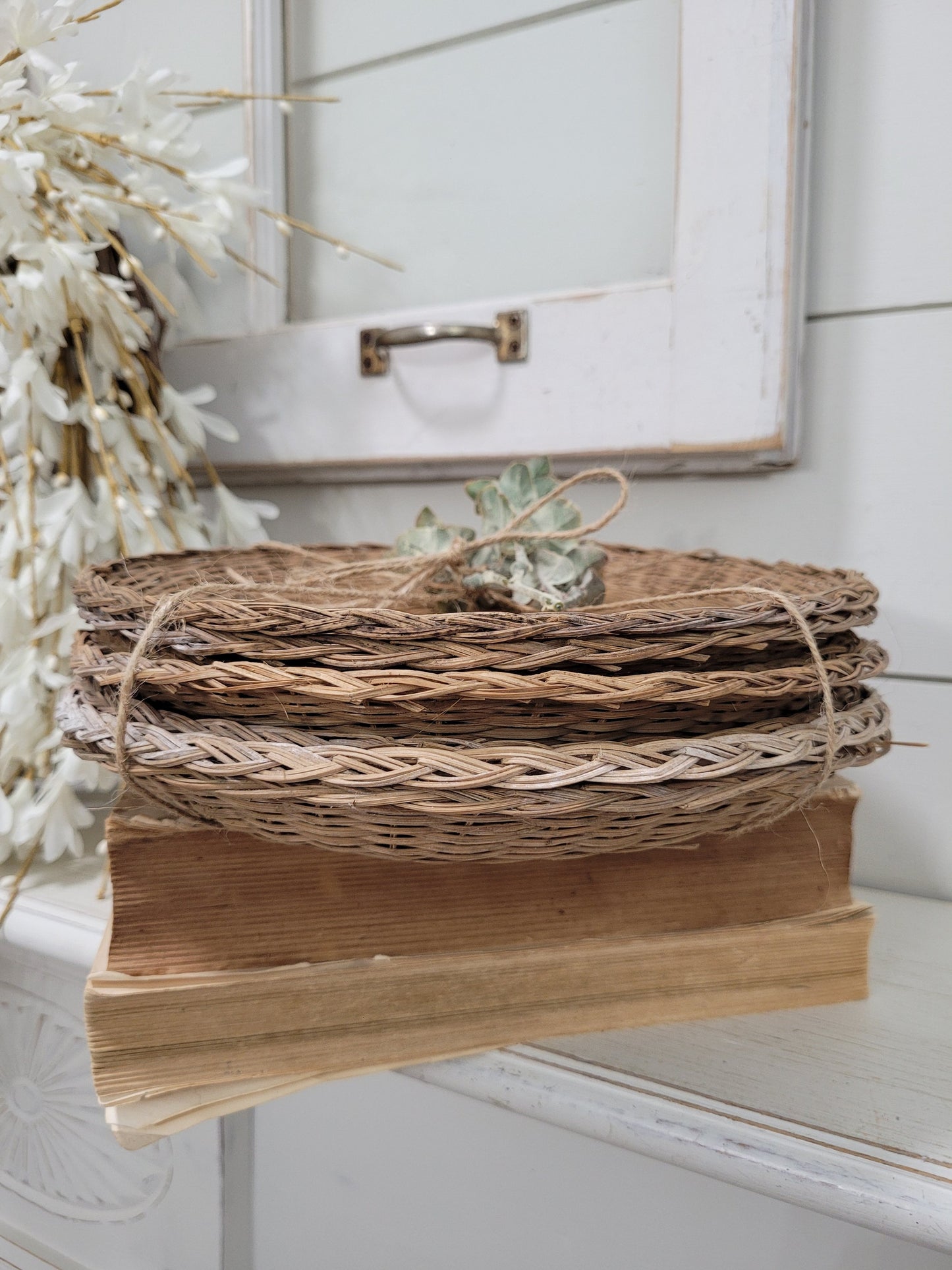 stack of 6 round baskets