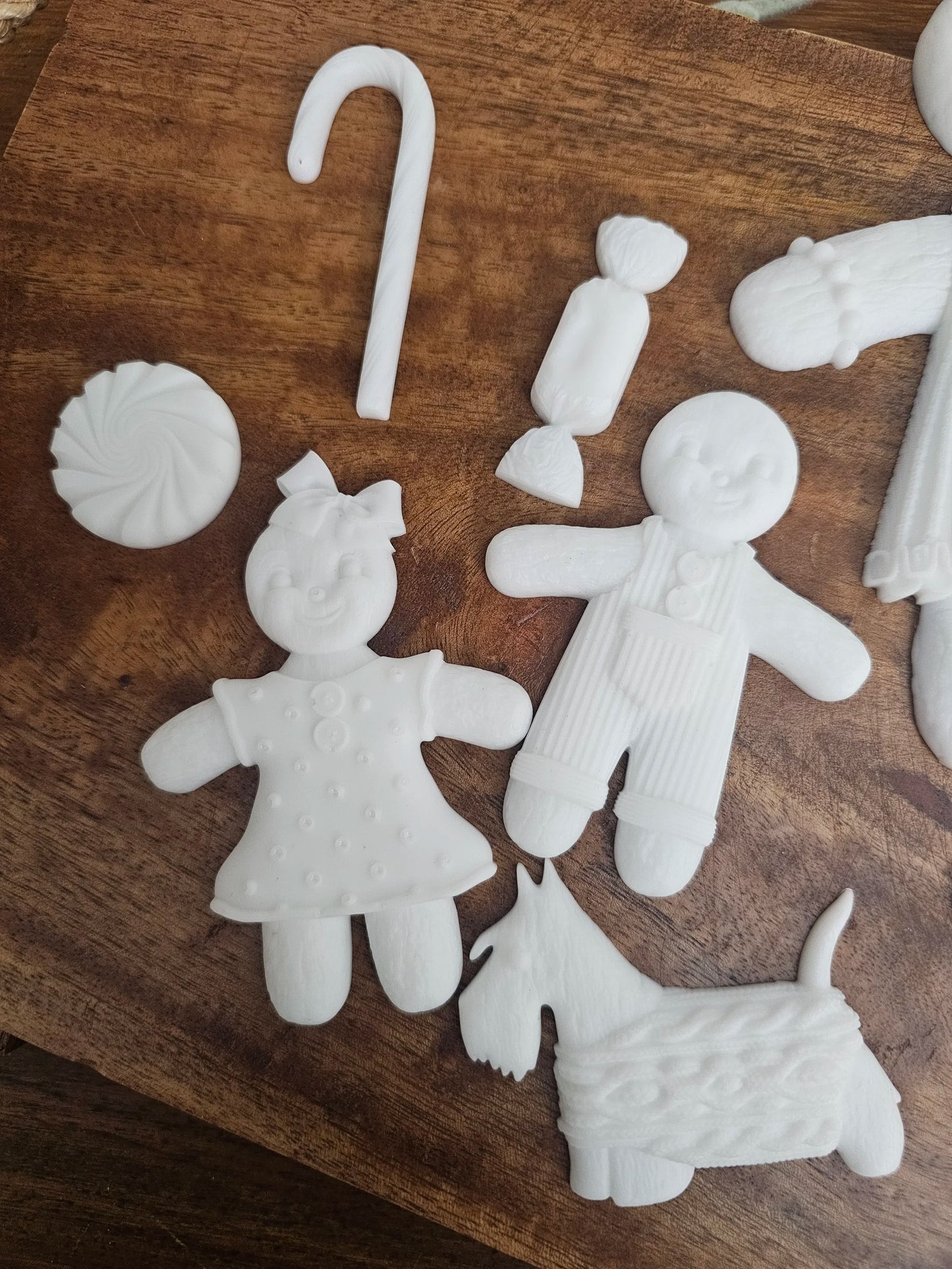 ginger and spice resin casting