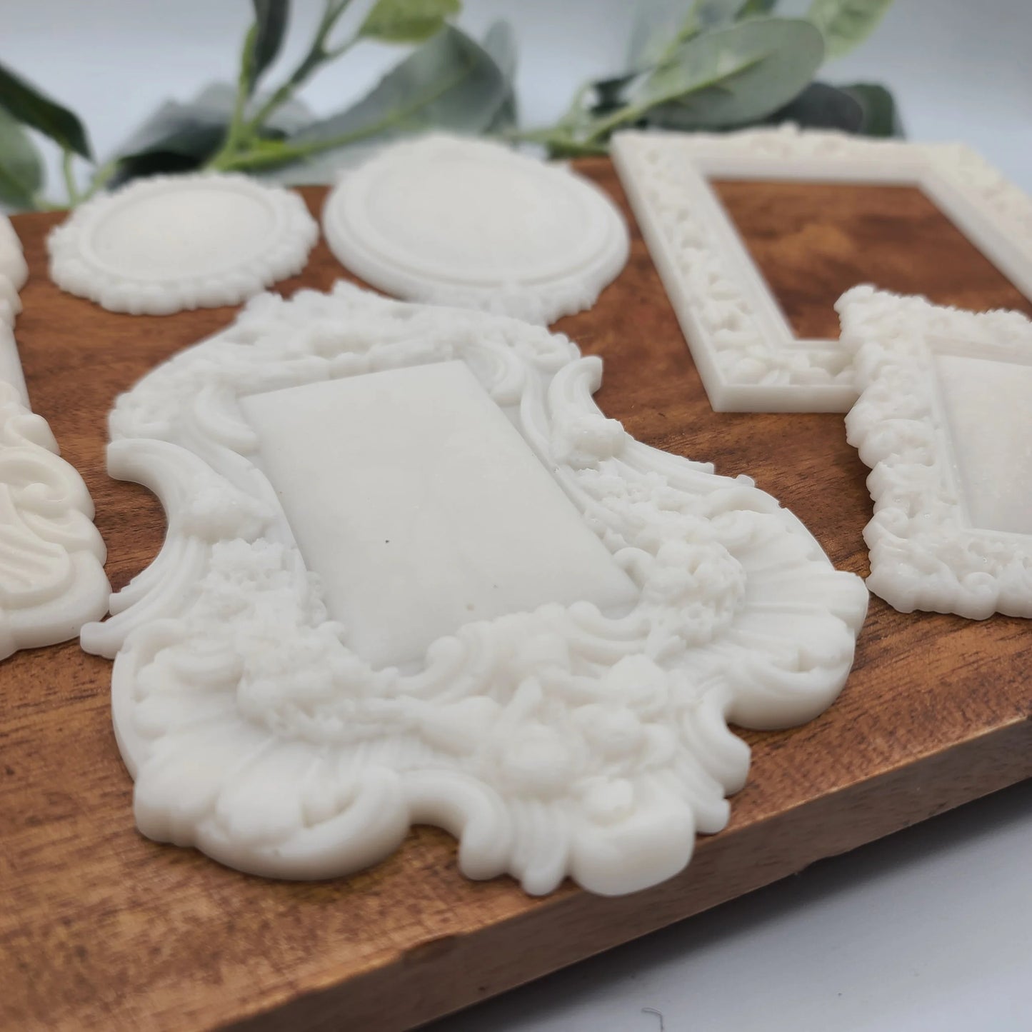 7 frames resin casting