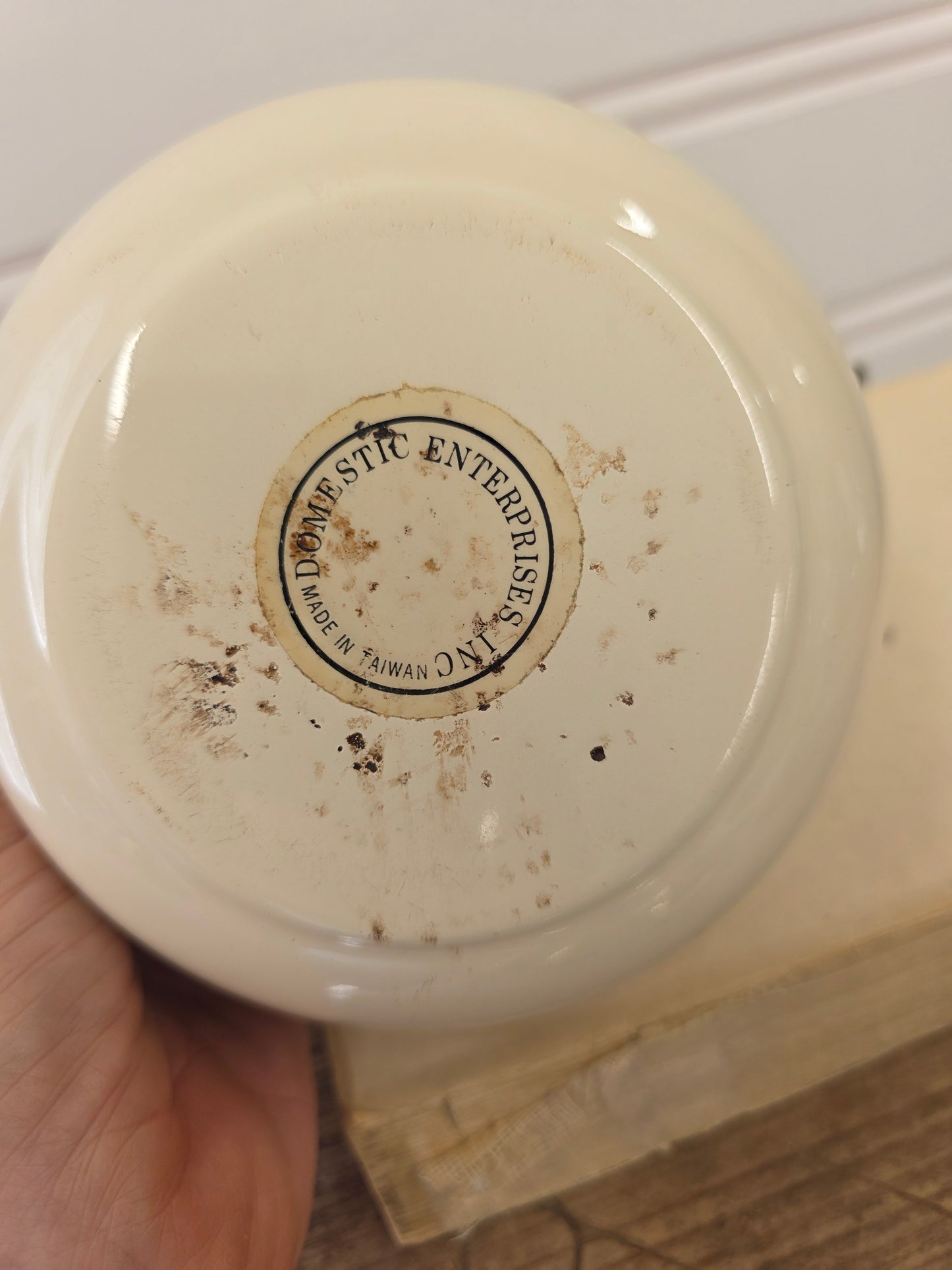 Lincoware enamel country design pot