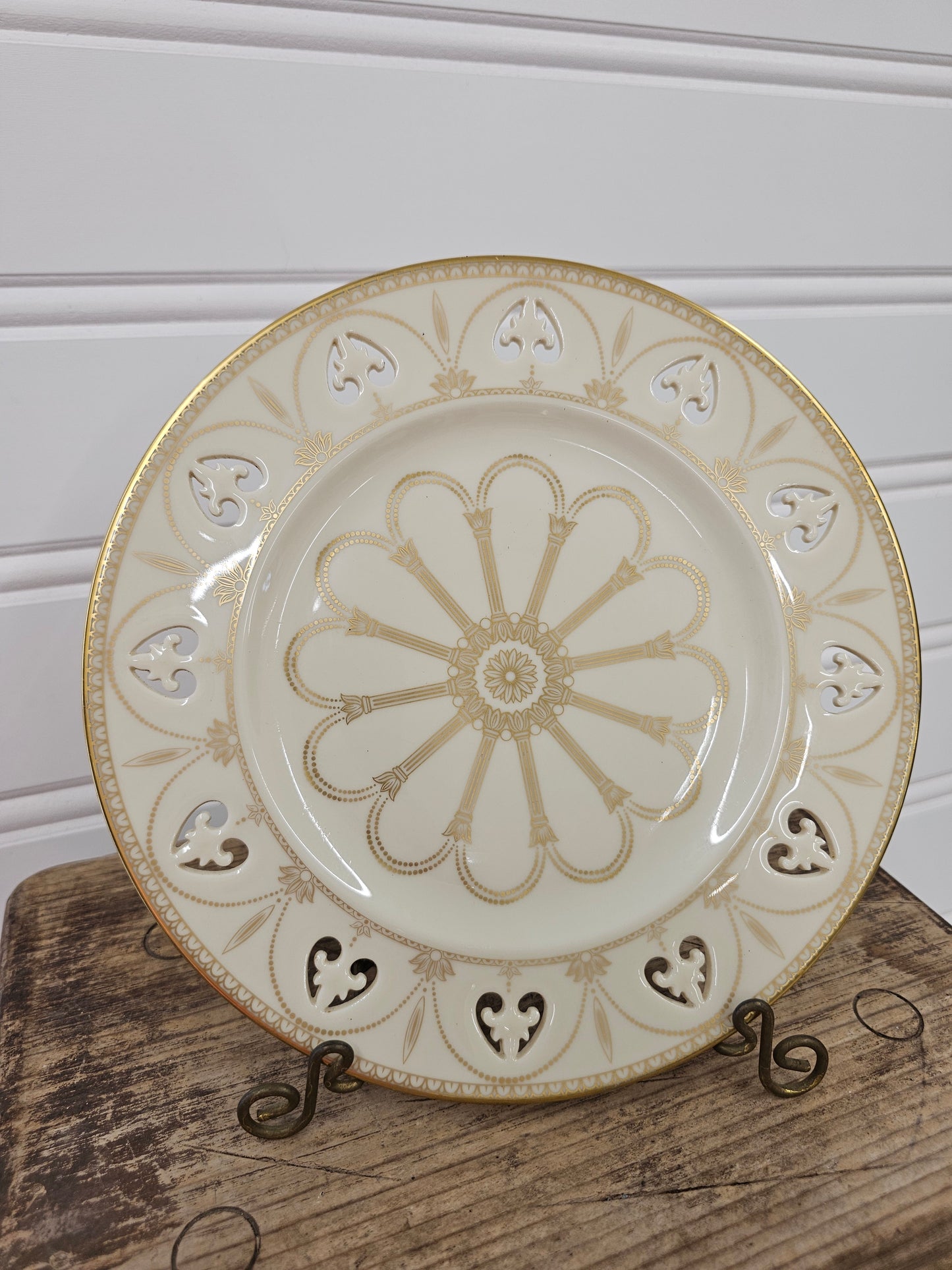 Lenox Decorative Plate Modano Lace - Made in USA
