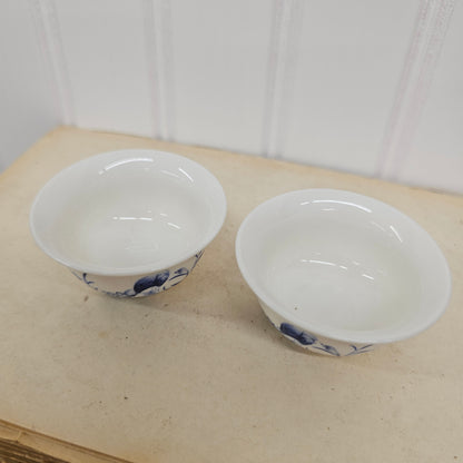 Set of 2 small blue and white cups - salt cellars