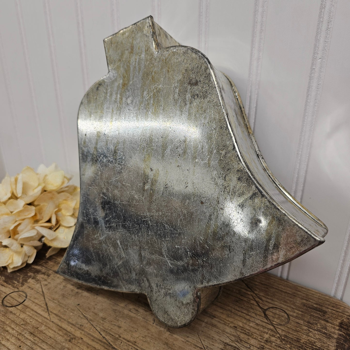Bell cake pan