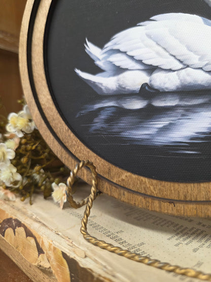 8" Round Swan Art