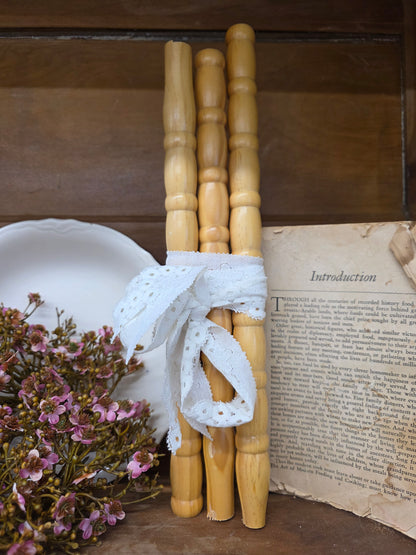 Set of 3 wood spindles
