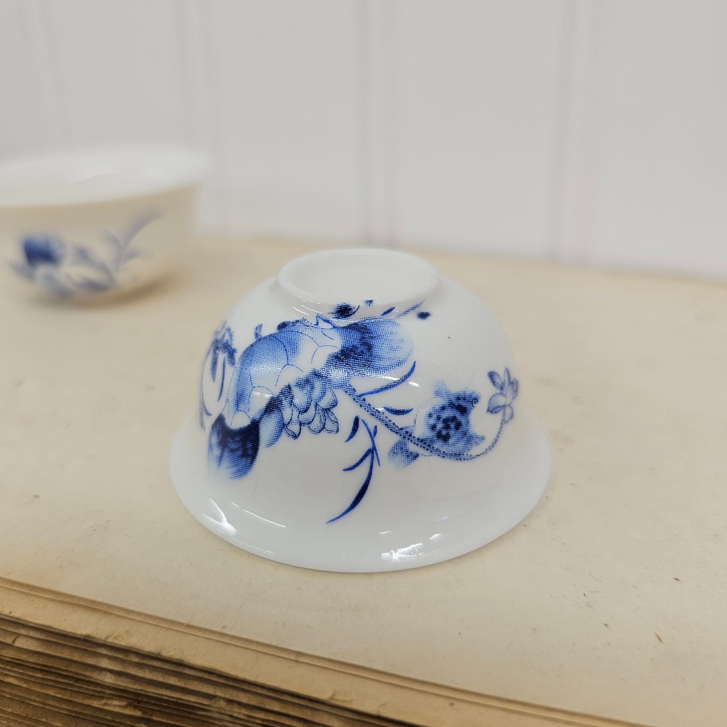 Set of 2 small blue and white cups - salt cellars