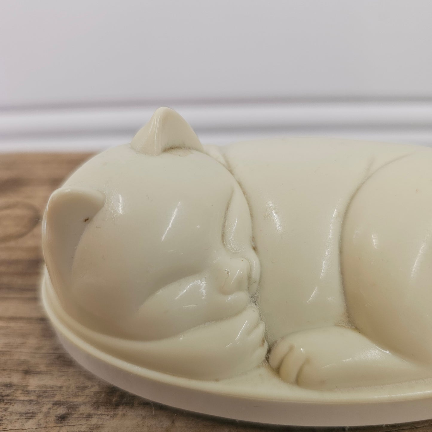 Vtg Avon Cat Lint Brush Plastic, missing bed