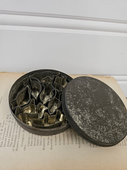 Small Metal Tin of 9 Animal vintage canape cutters