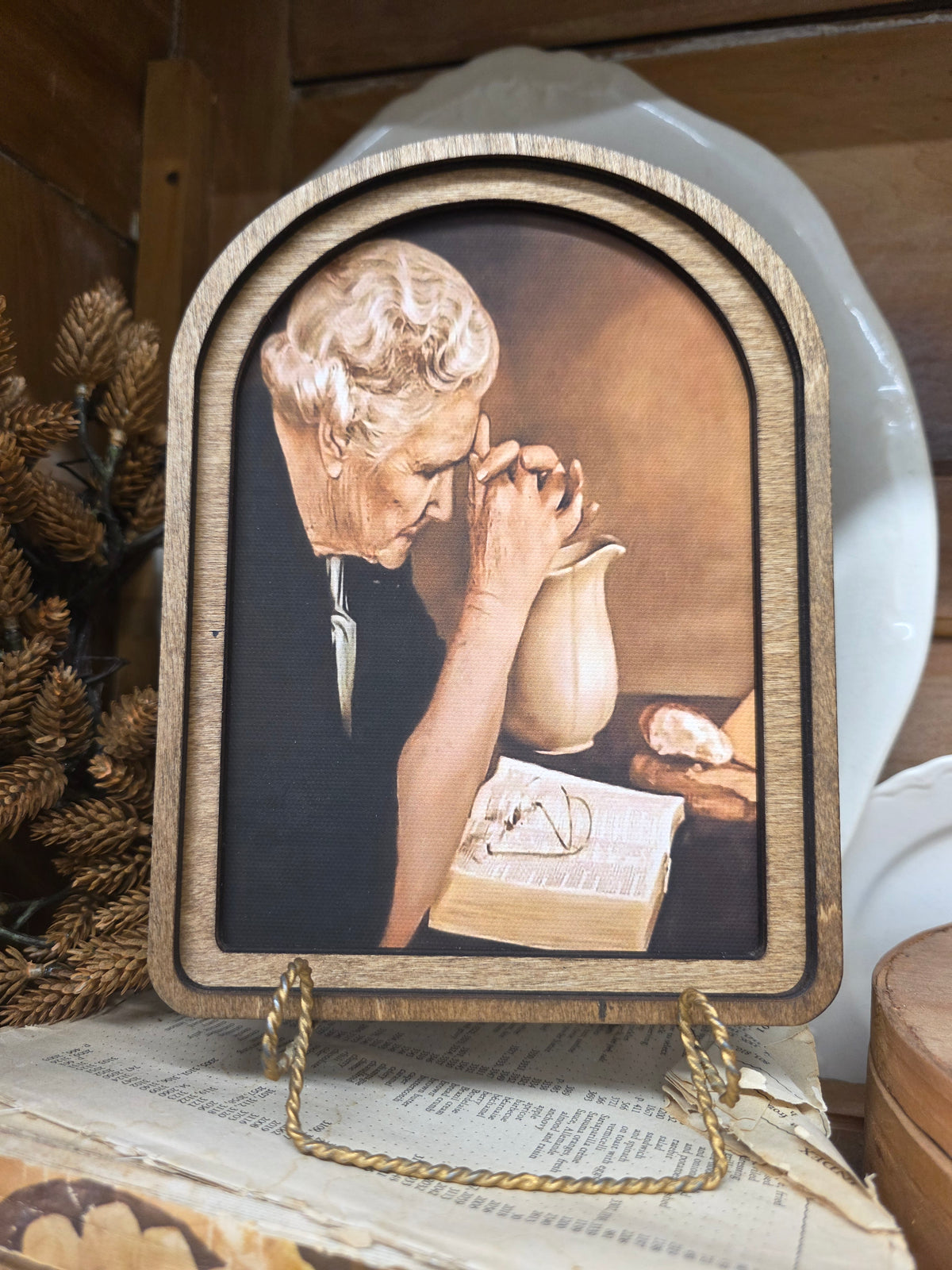 6 x 8" Arch Top Praying Woman Framed Art