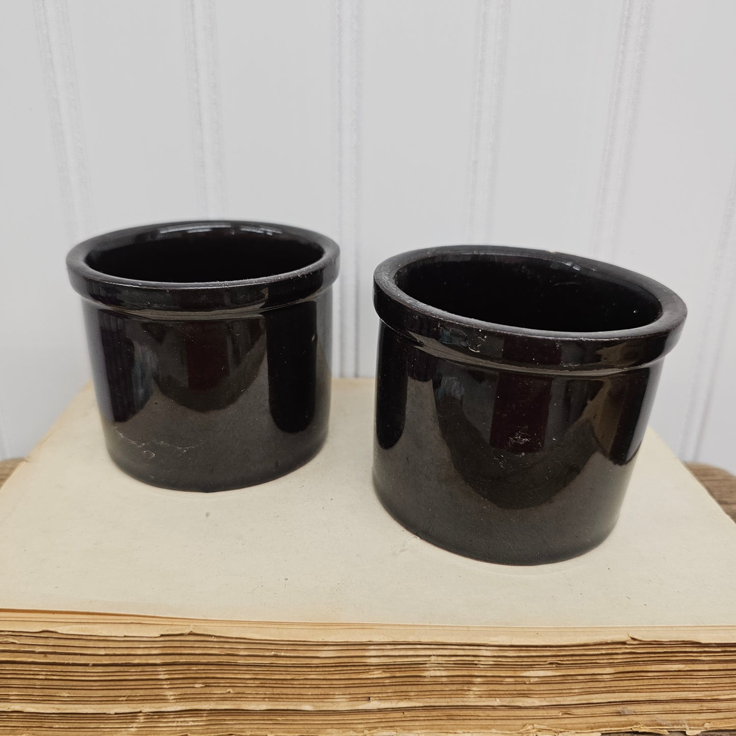 2 brown crocks, as is small chipps - japan