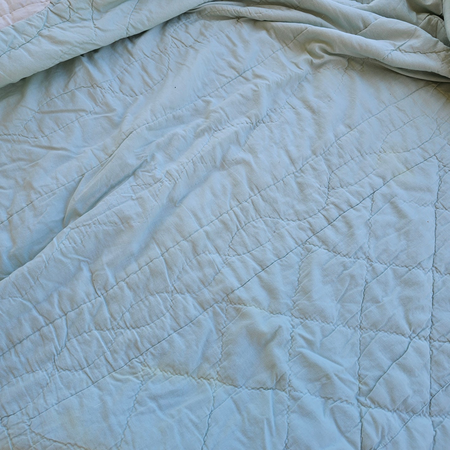 Blue/green scalloped edge quilt, approx 79" x 79" as is