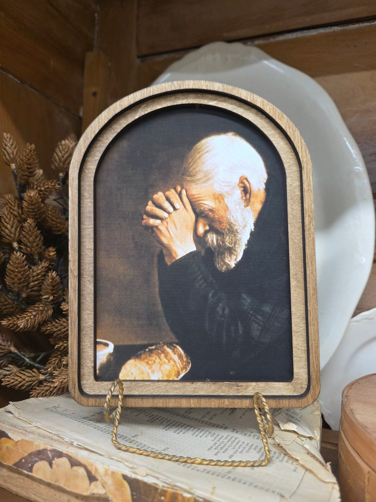 6 x 8" Arch Top Praying Man Framed Art