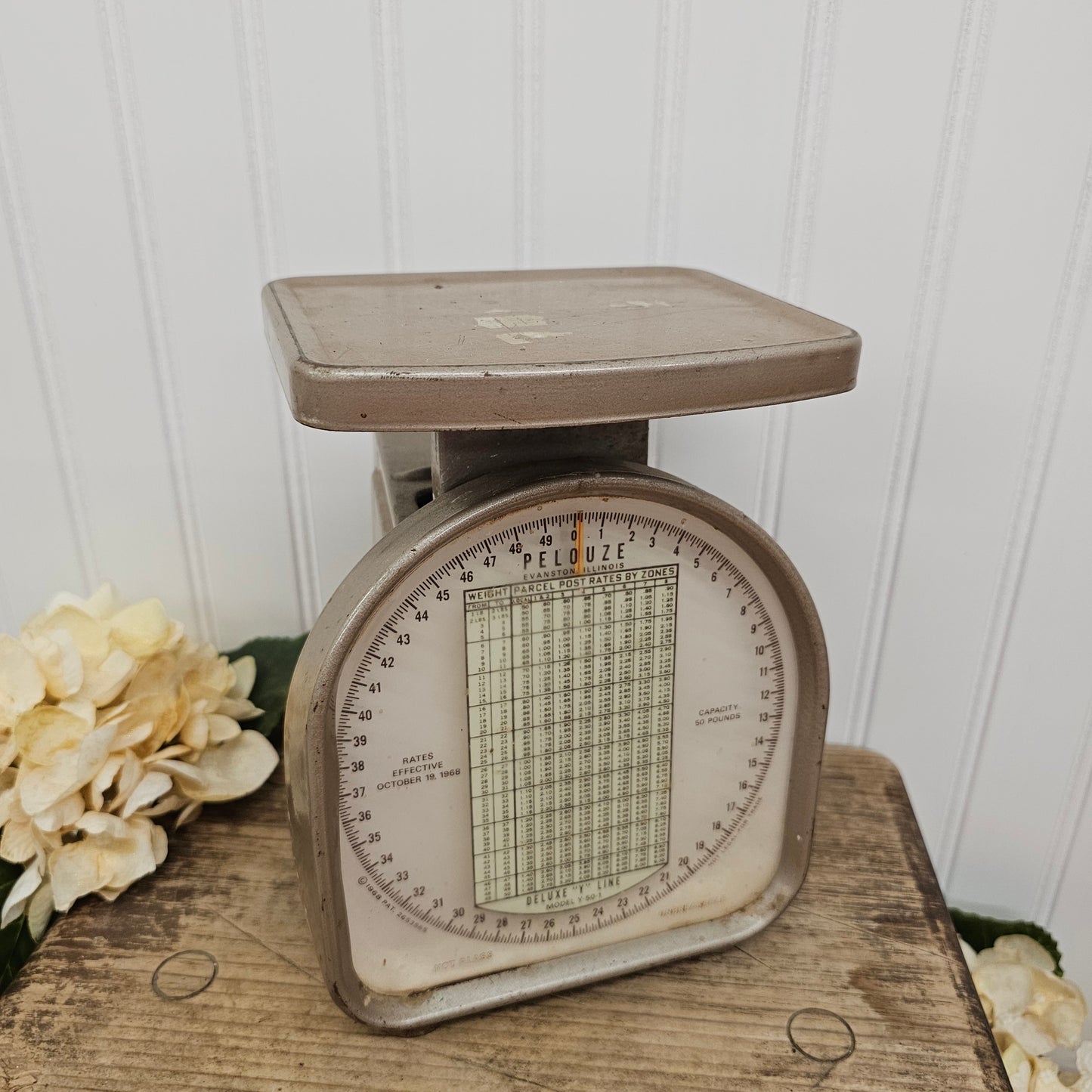 Pelouze brown metal scale - perfect for fall