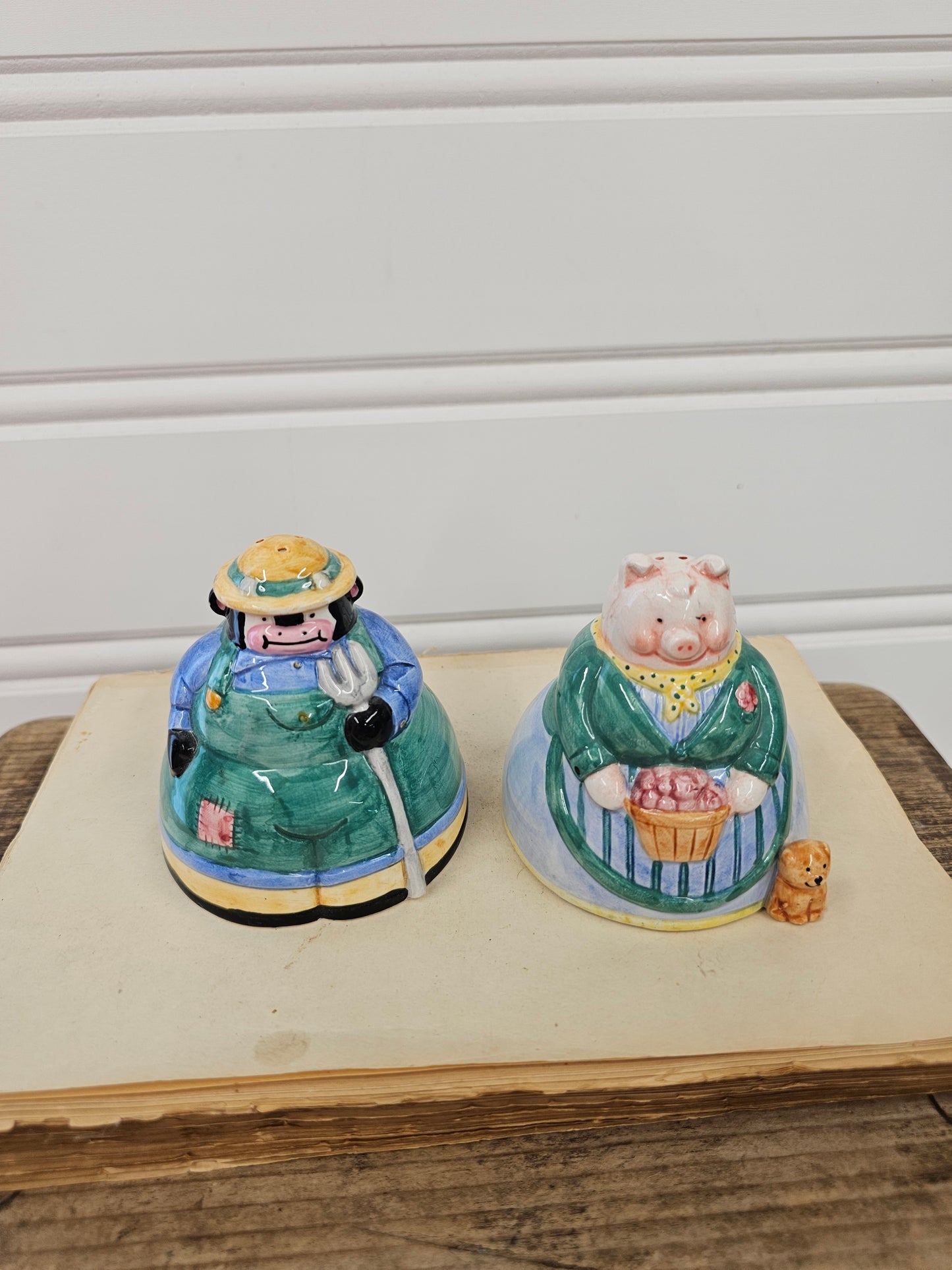 Down Home Collection Salt & Pepper Shakers