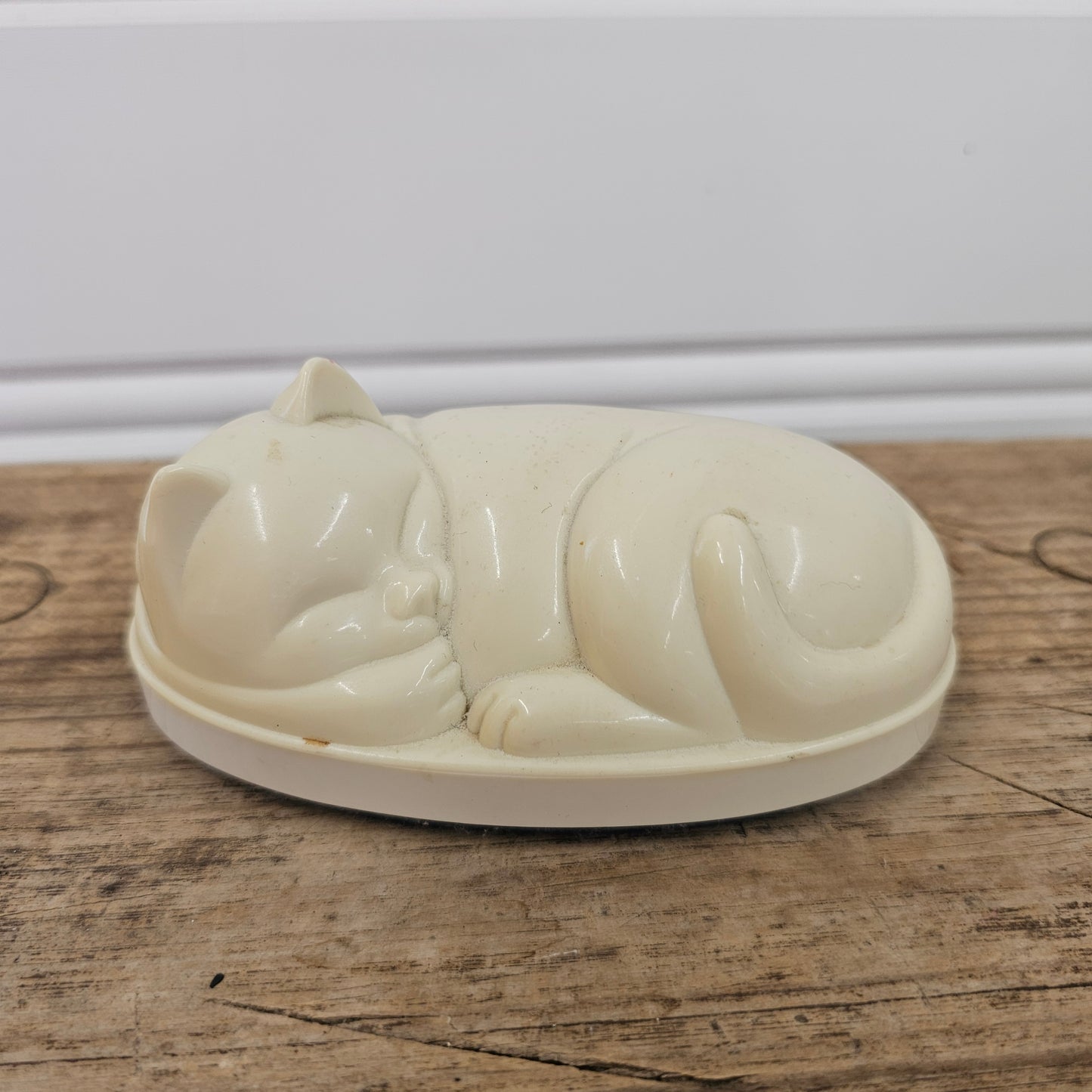 Vtg Avon Cat Lint Brush Plastic, missing bed