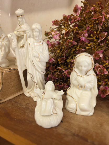 7 piece white and gold nativity set