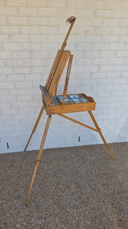 vintage Jullian Paris portable tripod art case / Easel
