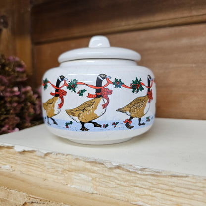 Potpourri Christmas Goose canister