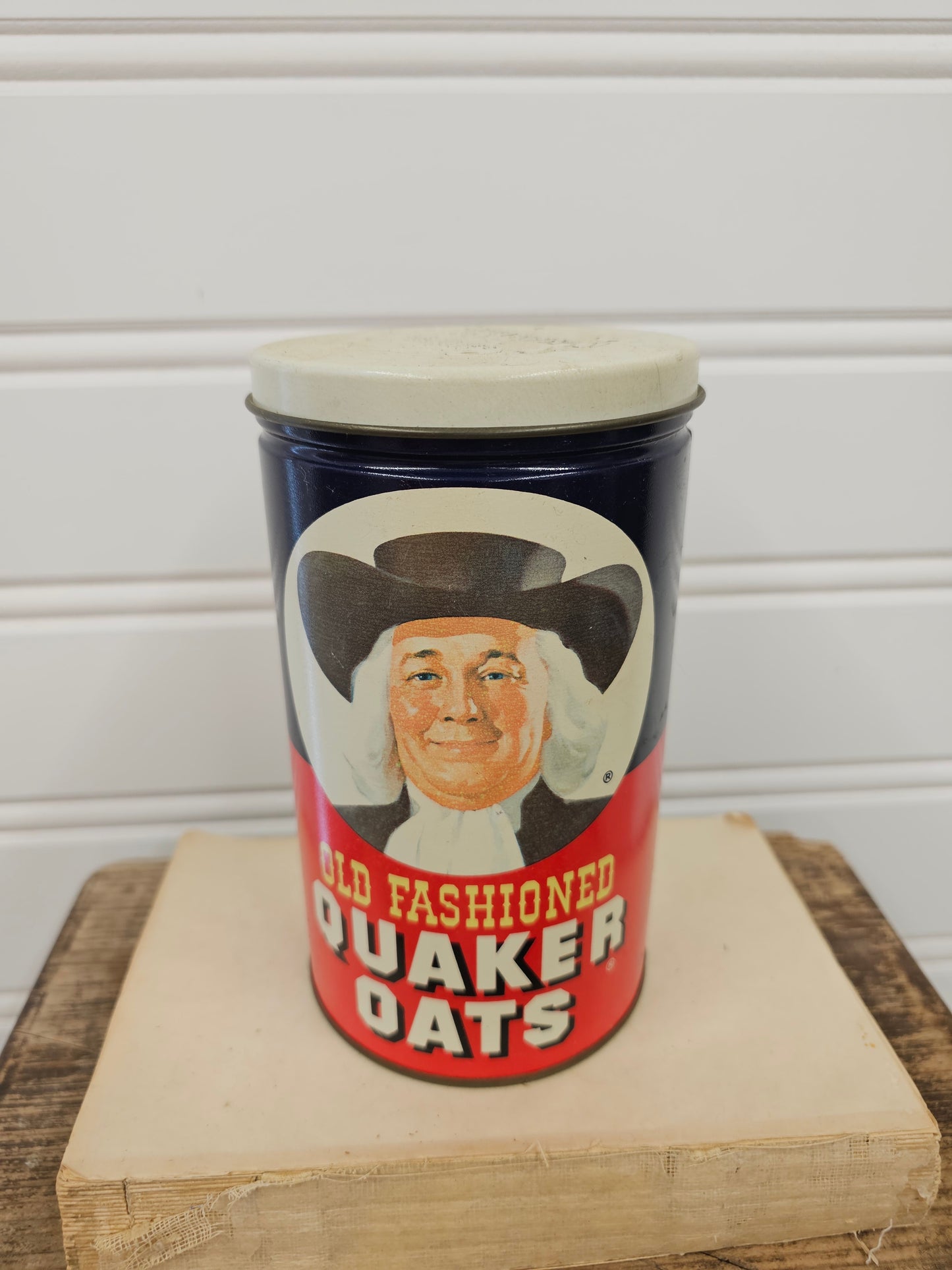 Vintage Quaker Oats Tin