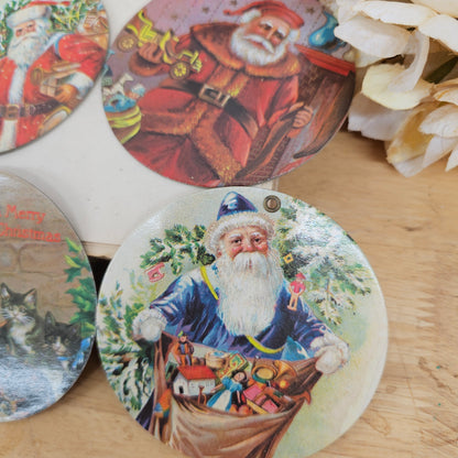 Set of 9 circle ornaments - 1981 Hong Kong