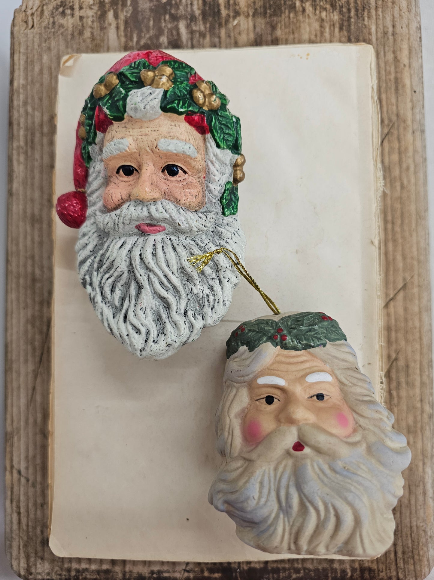 Set of 3 ceramic Santa Figurines