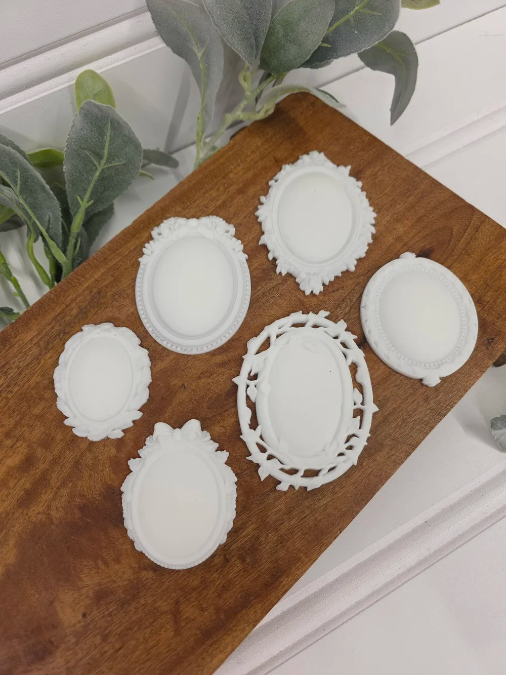 Vintage Brooches resin casting